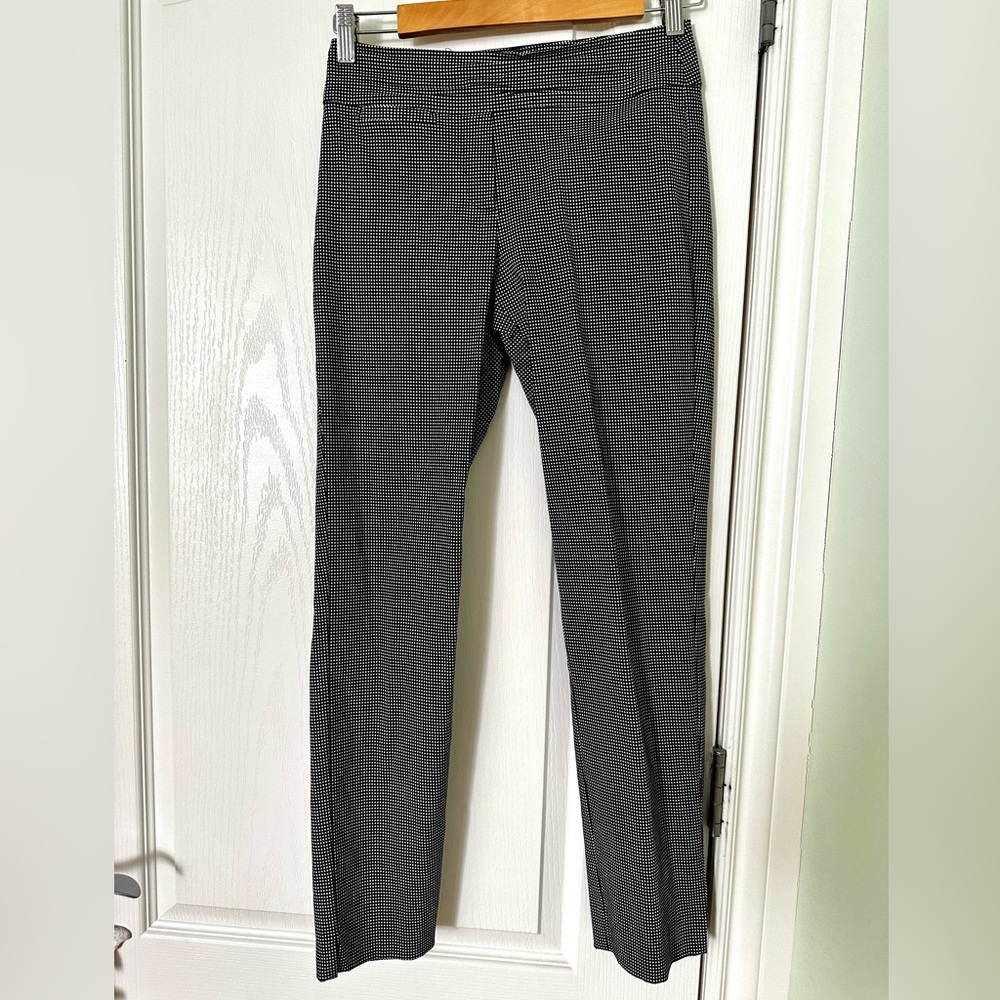 ISAAC MIZRAHI (IMNYC) PULL ON SLIM FIT CHECKERED PANT Size XS.